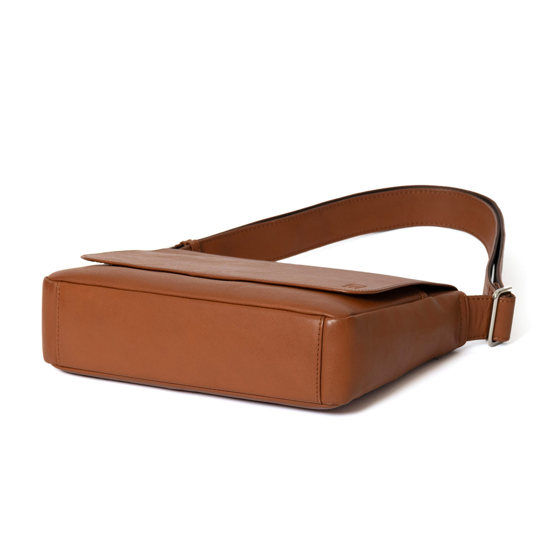 PEDRO ショルダーバッグ しわ加工質感 エンベロープフラップ ☆PEDRO☆Handbag Shoulder bag 三日月型ミニバック/送料込